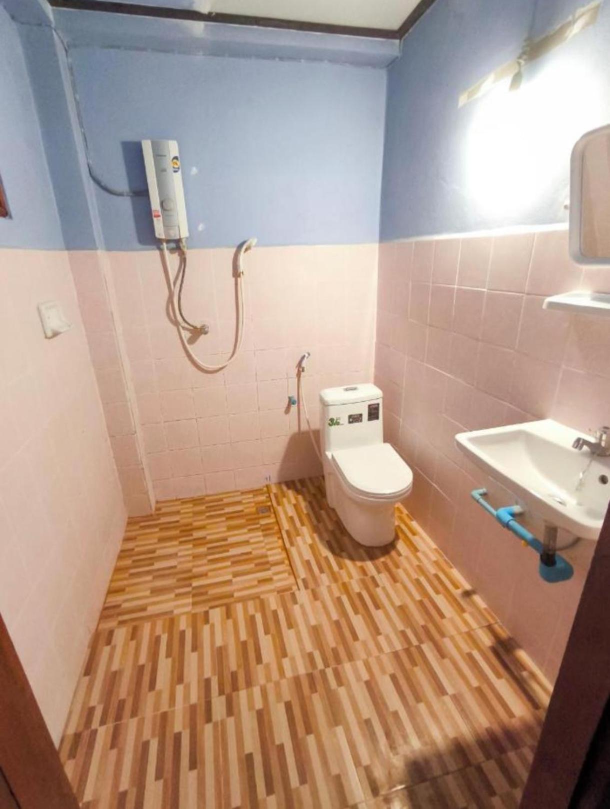 Sabaydee Guesthouse بان هواياكساي الغرفة الصورة