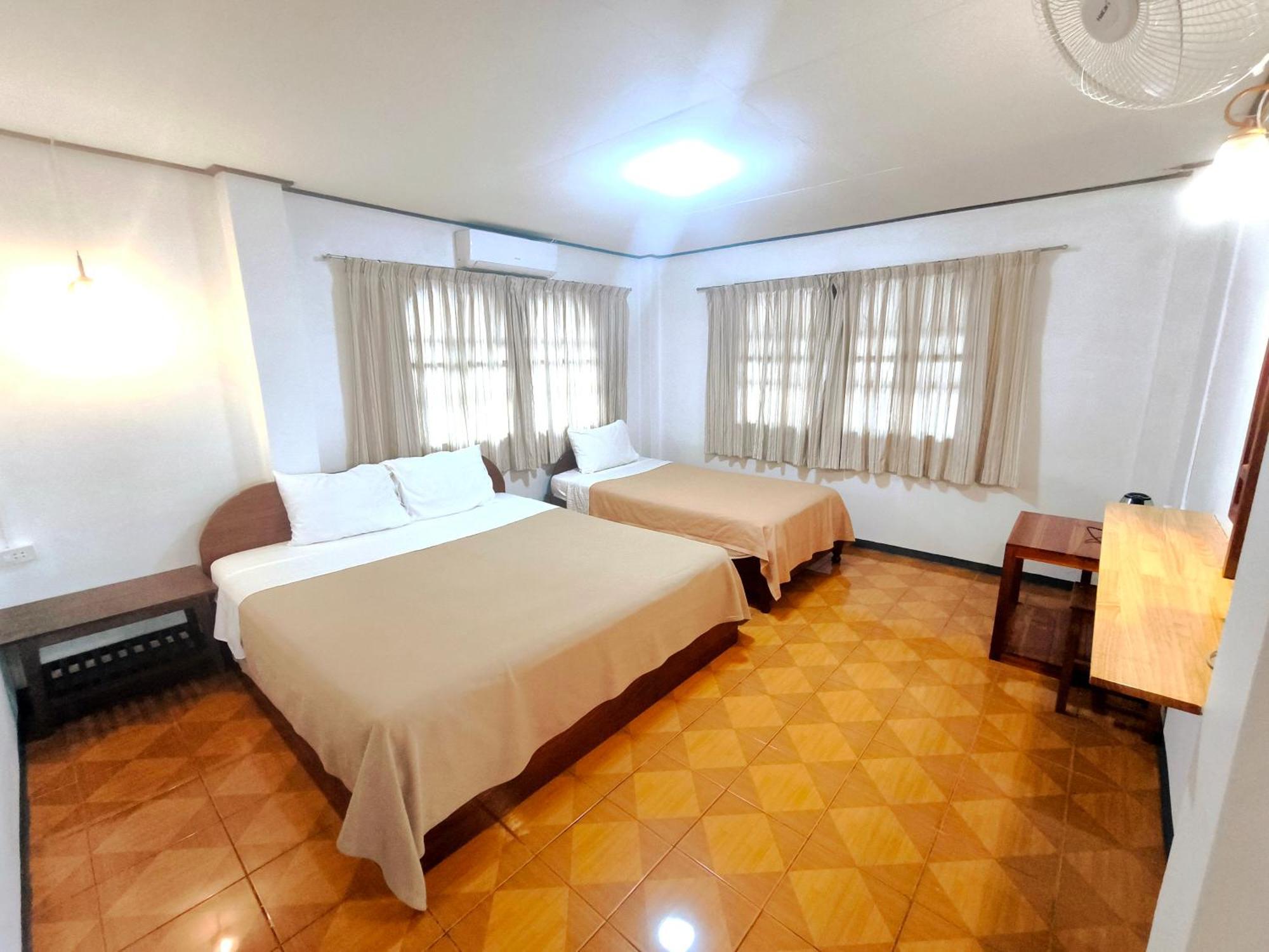 Sabaydee Guesthouse بان هواياكساي الغرفة الصورة